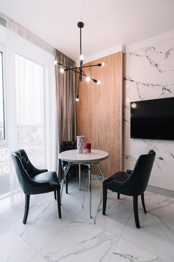 Royal Tower Vip Smart Apartments 3 Kiev Esterno foto