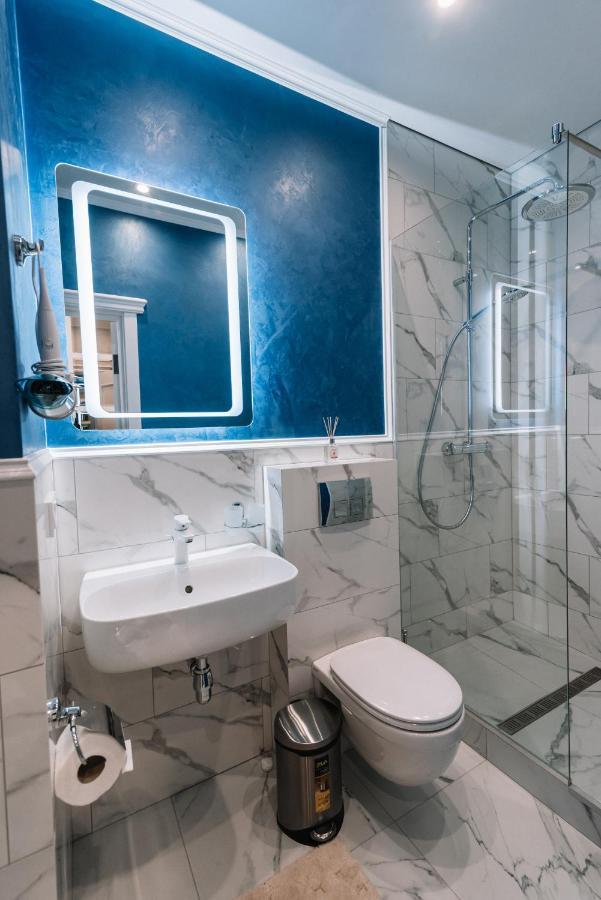 Royal Tower Vip Smart Apartments 3 Kiev Esterno foto