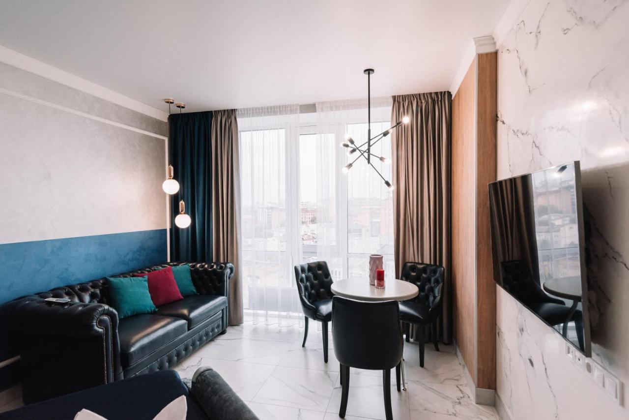 Royal Tower Vip Smart Apartments 3 Kiev Esterno foto